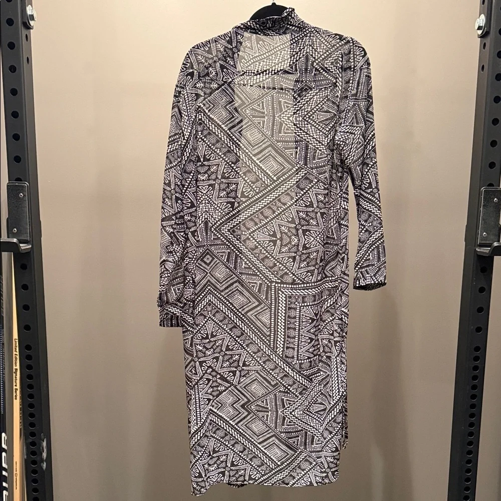 Geometric Patterned Long Shirt - Picture 2 of 2